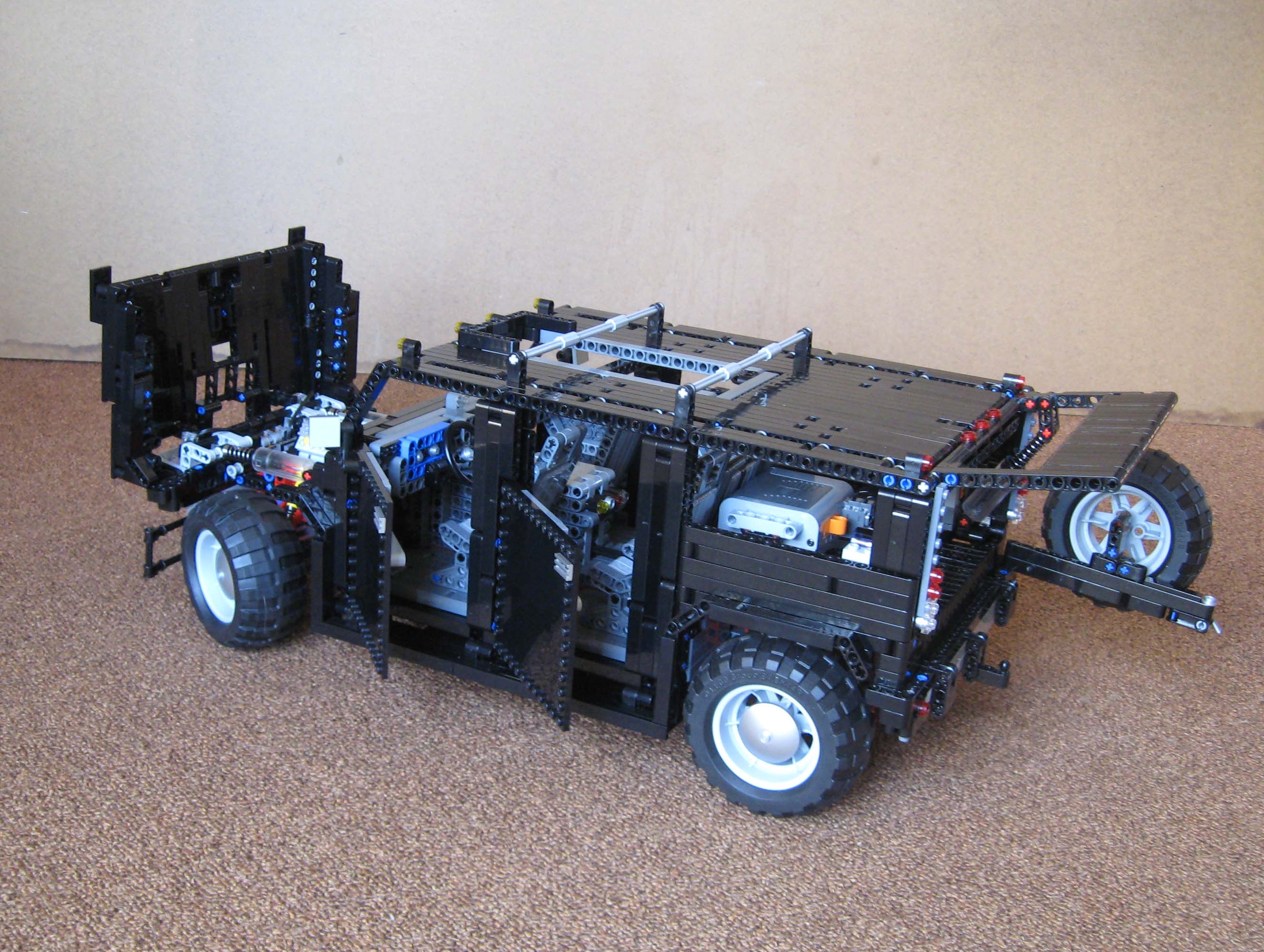 hummer-2.jpg