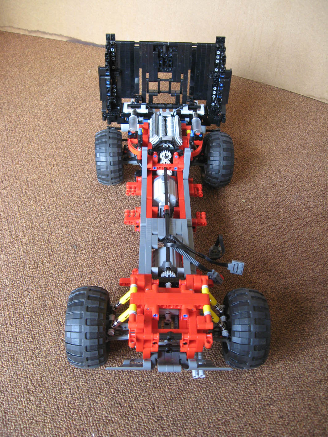 hummer_chassis_top.jpg