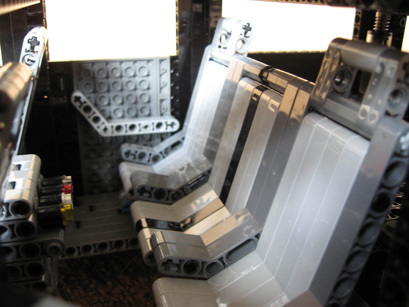 hummer_interior.jpg