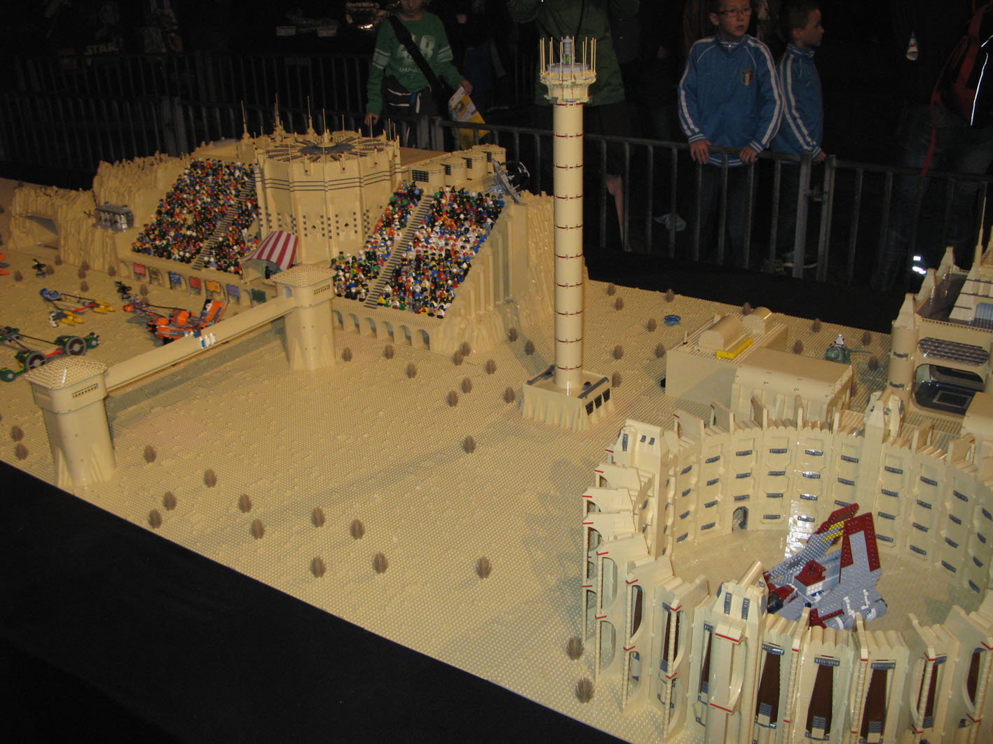 legoworld-starwars_tournament_display.jpg