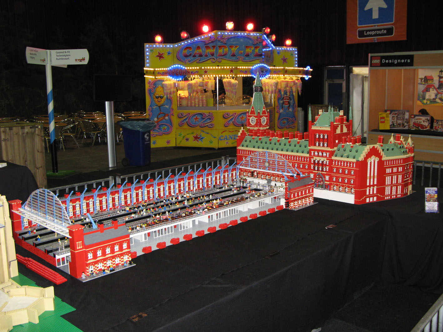 legoworld-train_station.jpg