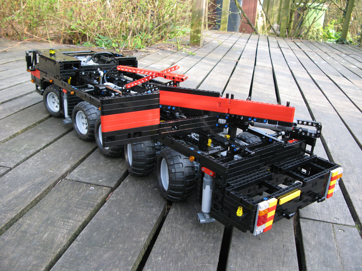 folding-crane-990.jpg