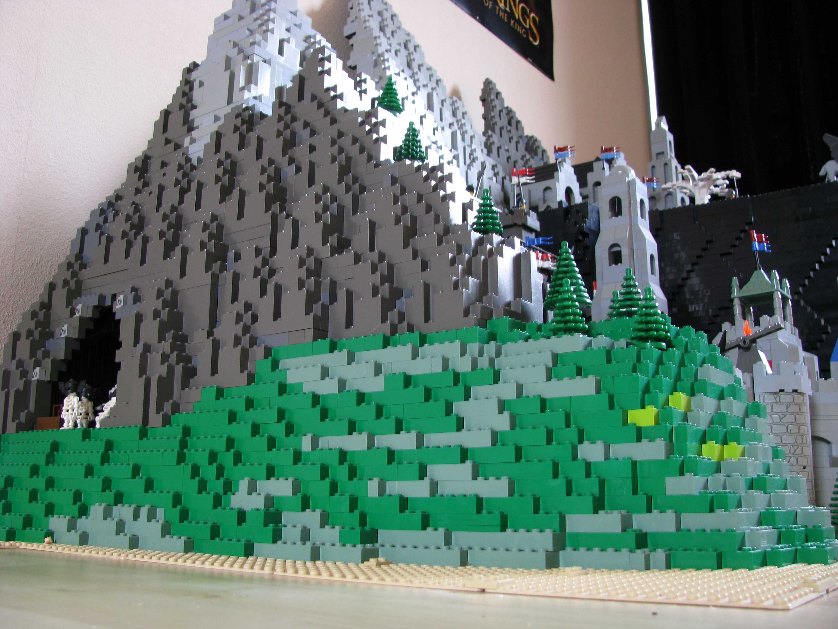 minas_tirith_cave_1.jpg
