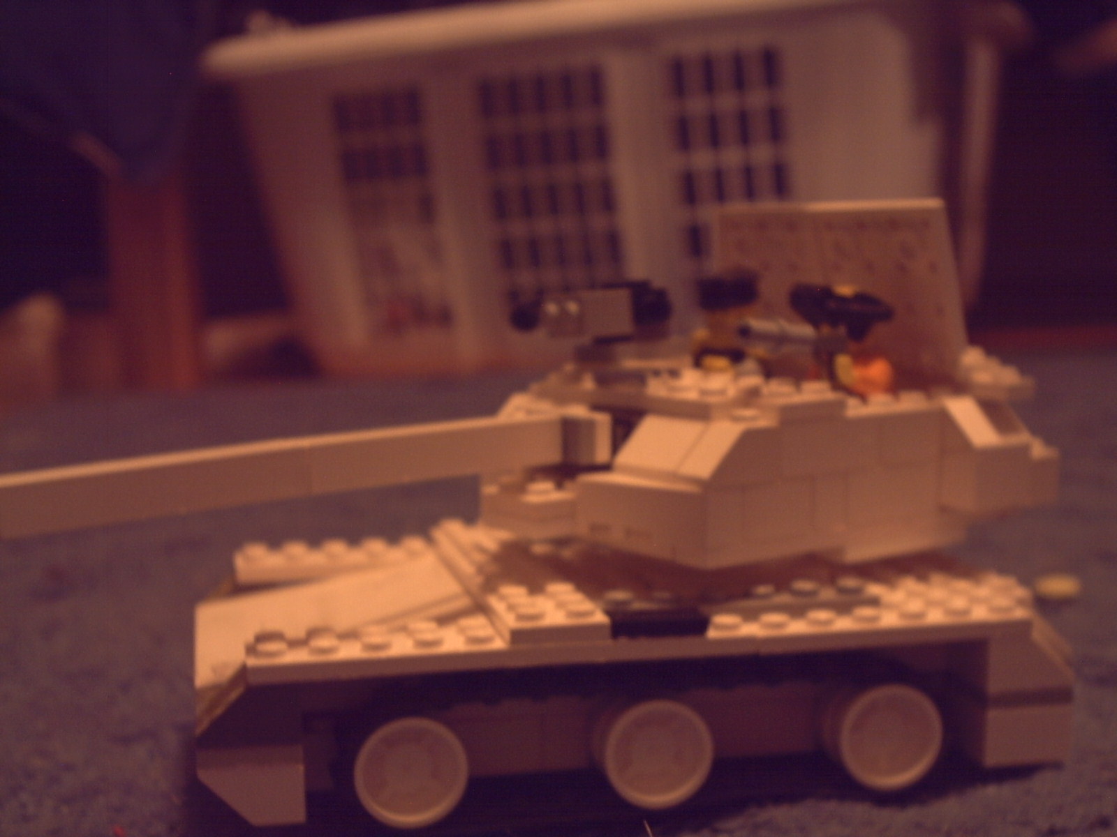 legotank001.jpg