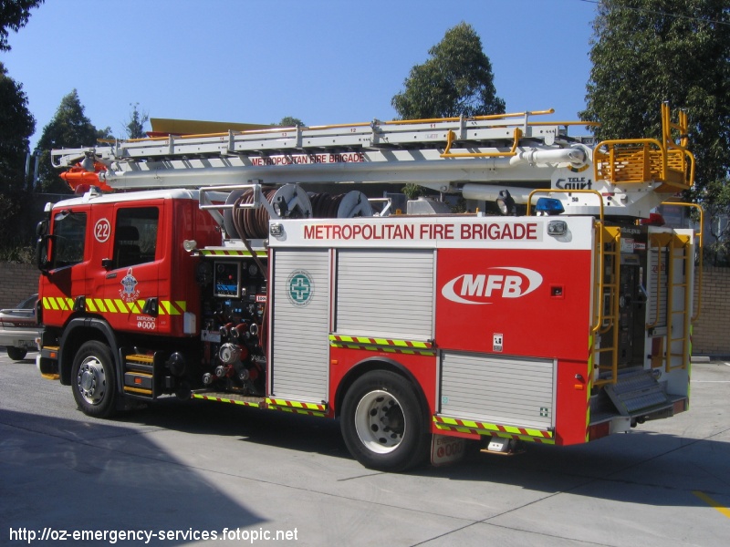 telesquirt_mfb_ringwood_victoria_02.jpg