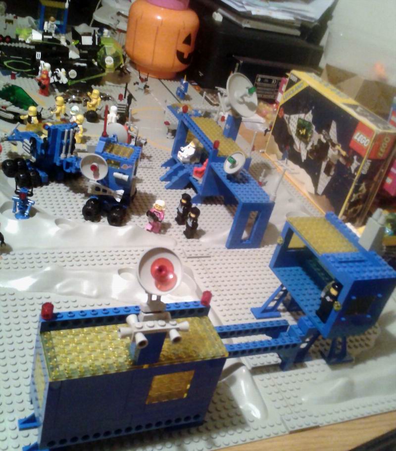 lego_space_moc_build_2.jpg