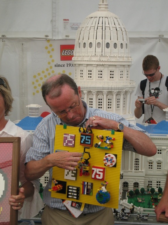 005_lego_75_years.jpg