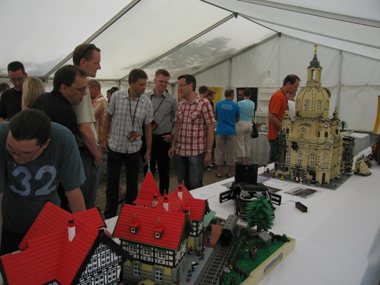 038_lego_75_years.jpg