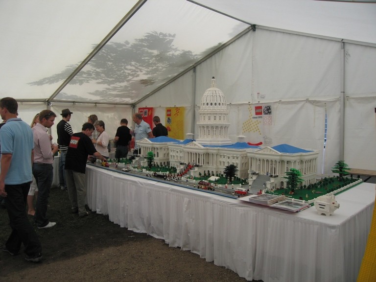 043_lego_75_years.jpg