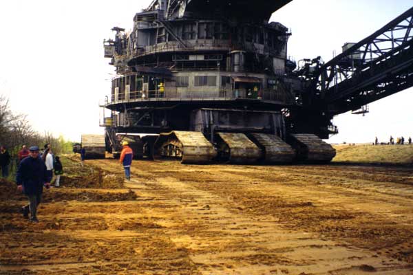 x_real_excavator_05.jpg