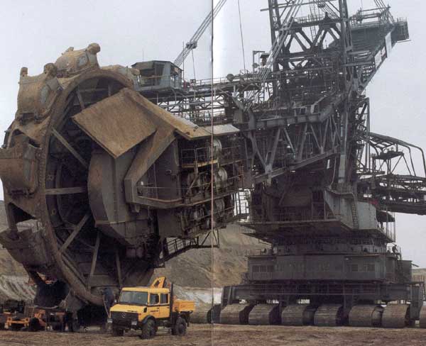 x_real_excavator_08.jpg