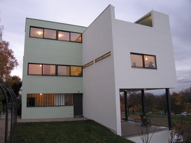 015_lecorbusier_rear_real.jpg
