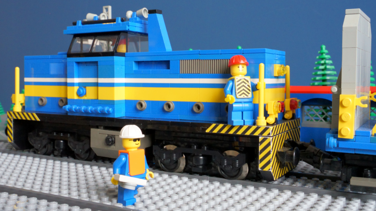 old-blue-diesel-engine-04.jpg