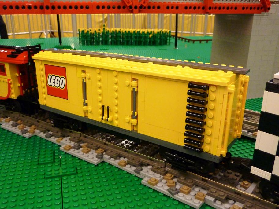 25_lego-boxcar.jpg