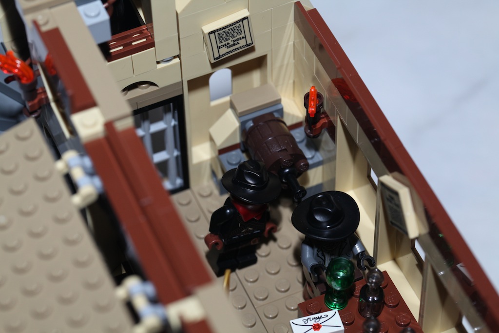 moc79004prison-16.jpg