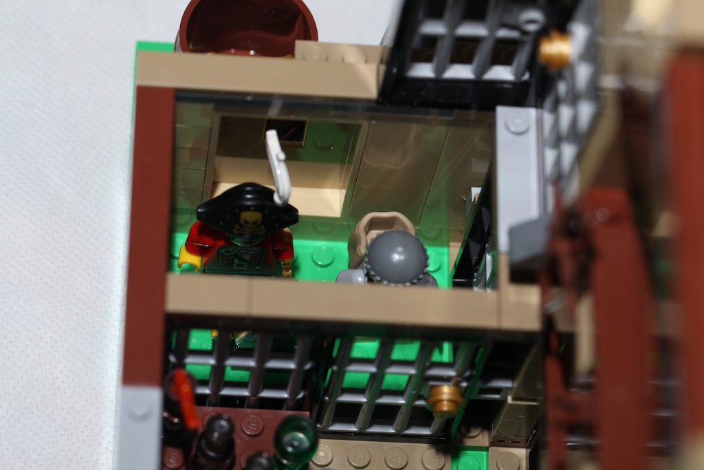 moc79004prison-25.jpg