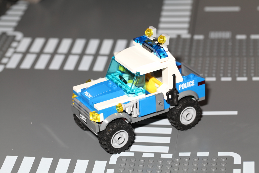 4438policetruck-02.jpg