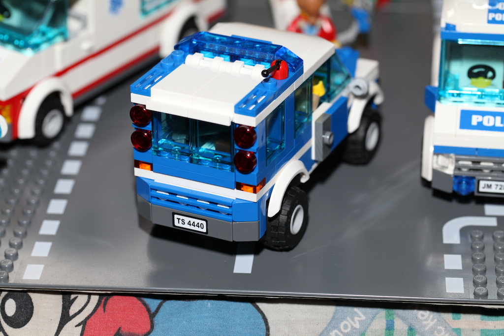 4440police4wd-02.jpg