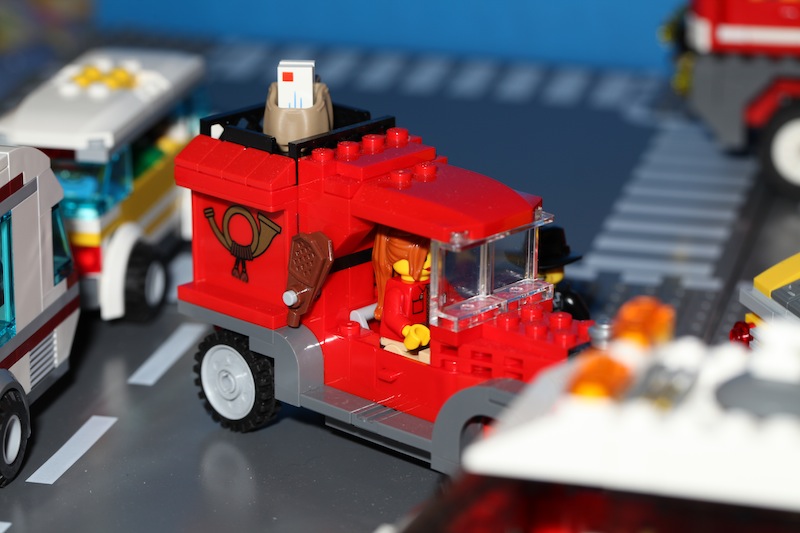 moc10222postcar-02.jpg