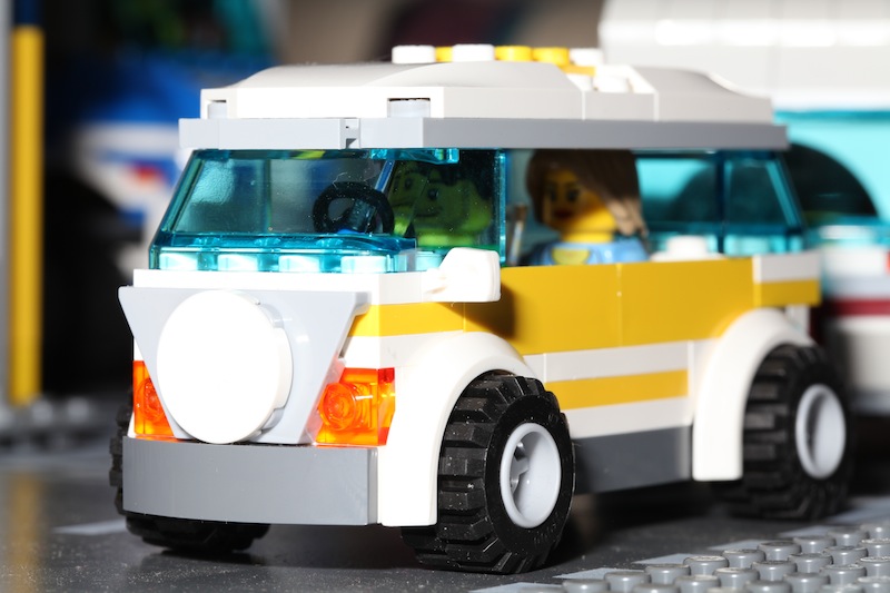 moc4435car-02.jpg