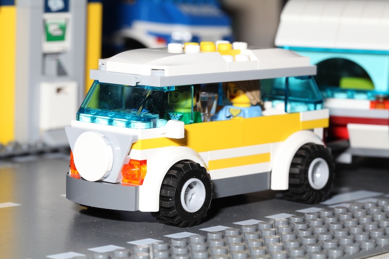 moc4435car-03.jpg