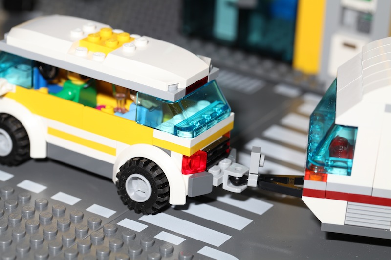 moc4435car-05.jpg