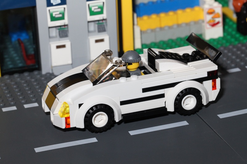 moc60007sportscar-5.jpg