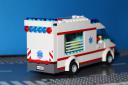 moc4431ambulance-03.jpg