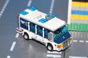 moc60008policevan-02.jpg