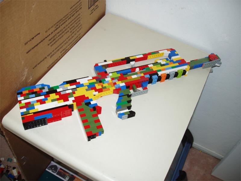 02.famas.v1.1.jpg