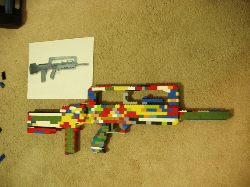 famas_-_02.jpg