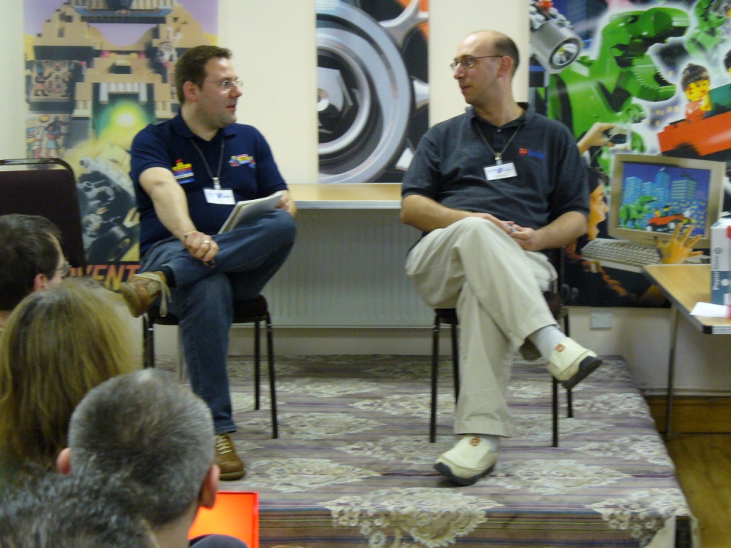 ba_agm06_simon_chairs_chat_w_jan_beyer.jpg