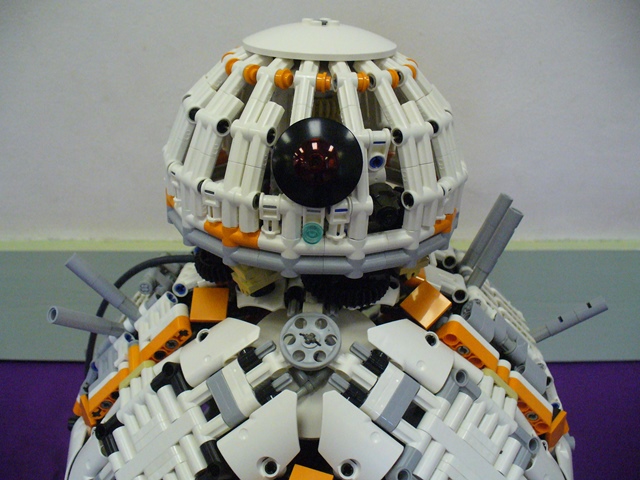 bb-8_droid_m_bellis_p10-02.jpg