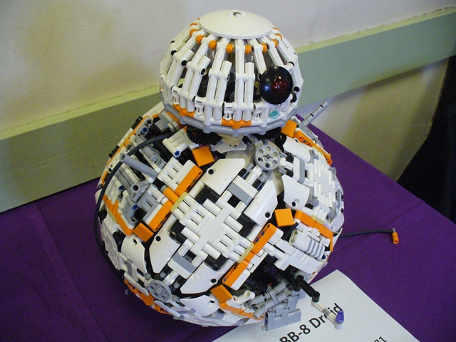 bb-8_droid_m_bellis_p10-03.jpg