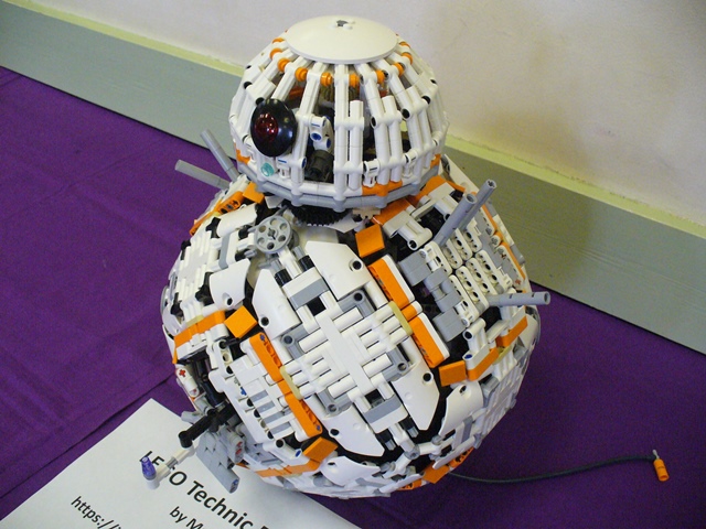 bb-8_droid_m_bellis_p10-04.jpg