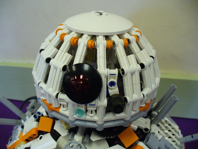 bb-8_droid_m_bellis_p10-05.jpg