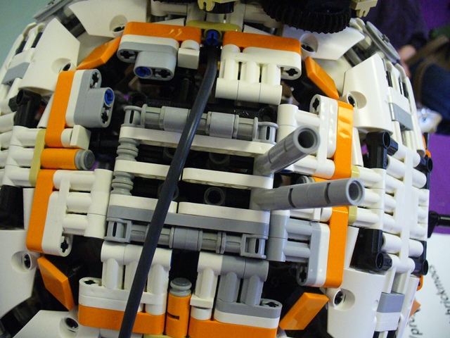 bb-8_droid_m_bellis_p10-07.jpg