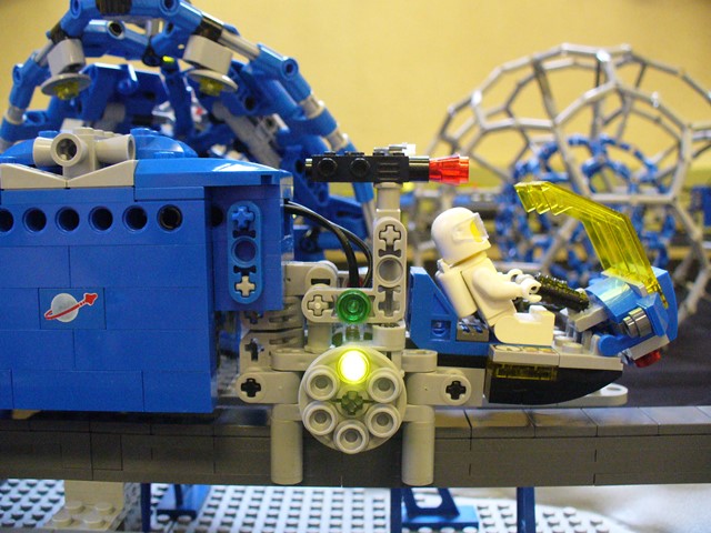 1_m_bellis_space_monorail_p02-04.jpg