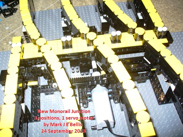 v_new_monorail_junction_servo1.jpg