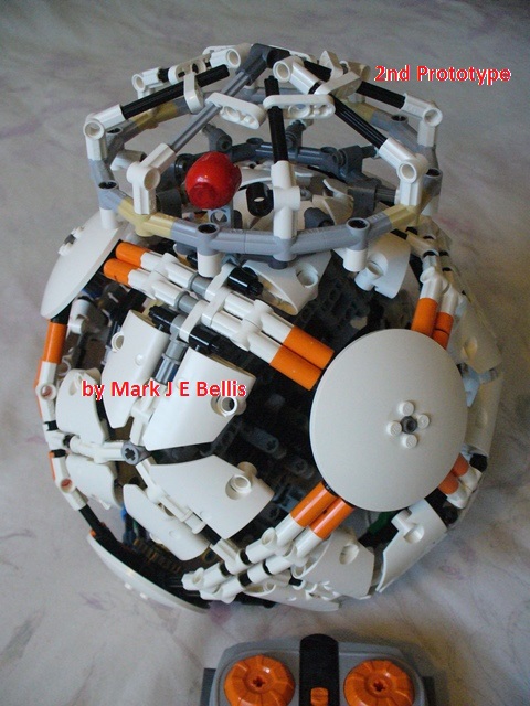 zy_m_bellis_bb-8_droid_p2-1.jpg