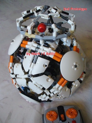 zy_m_bellis_bb-8_droid_p2-5_small.jpg
