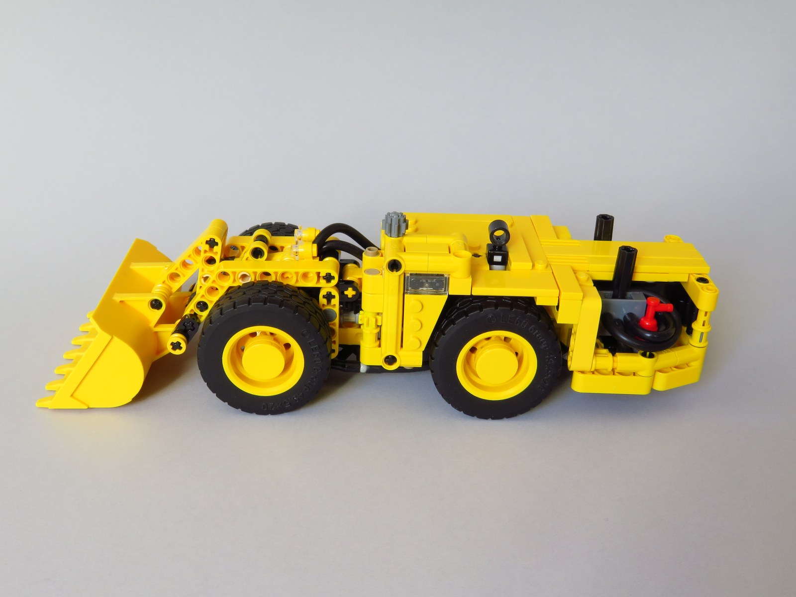 mini_underground_loader006_1600x1200.jpg