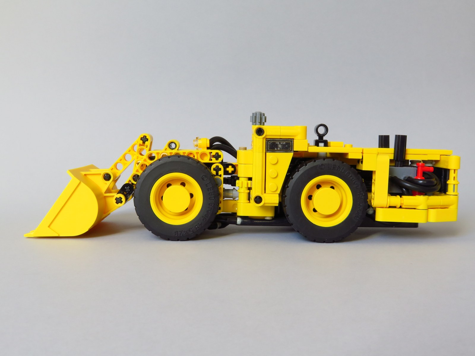 mini_underground_loader007_1600x1200.jpg