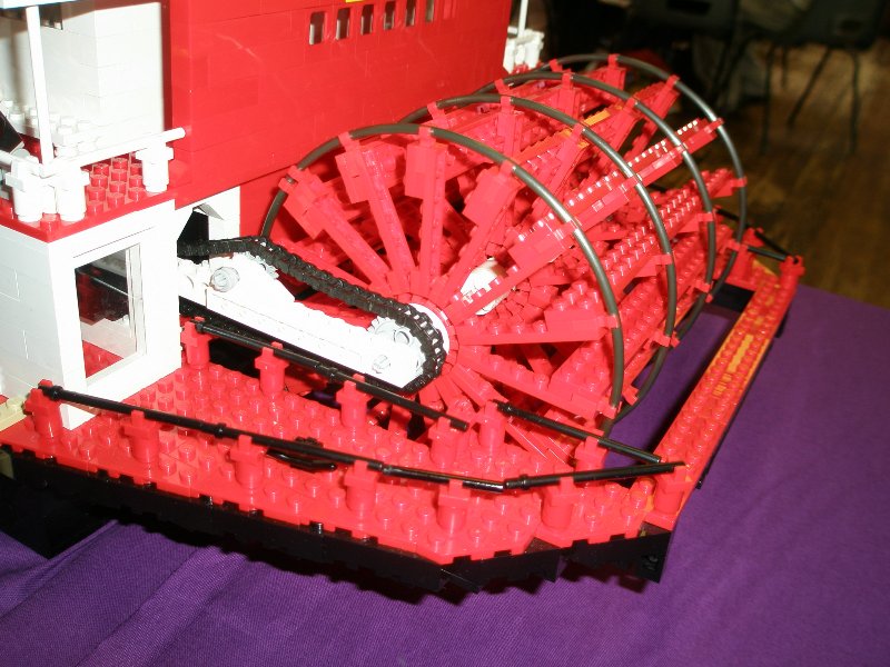 close-up_of_paddlewheel.jpg