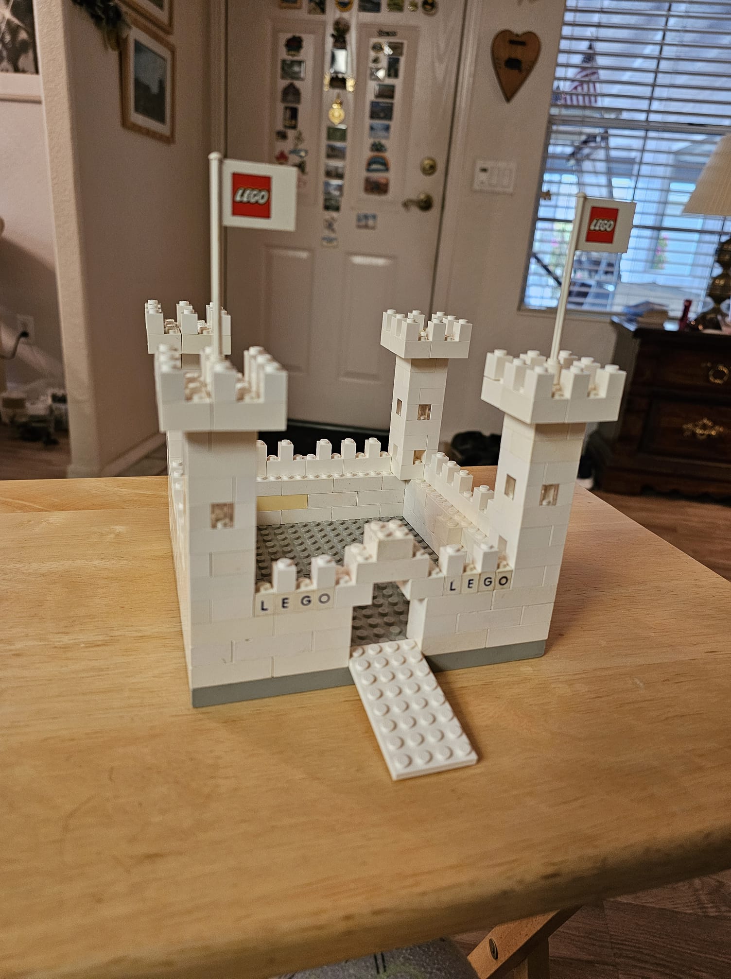 0746_whtie_castle.jpg