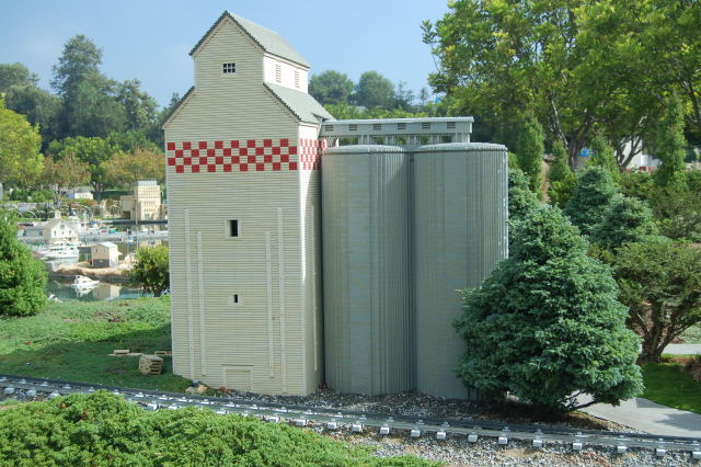 llca0405.jpg