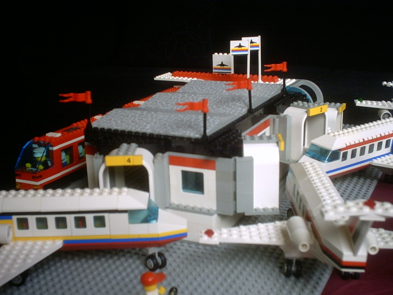 airport_terminal_with_monorail_station_1.jpg