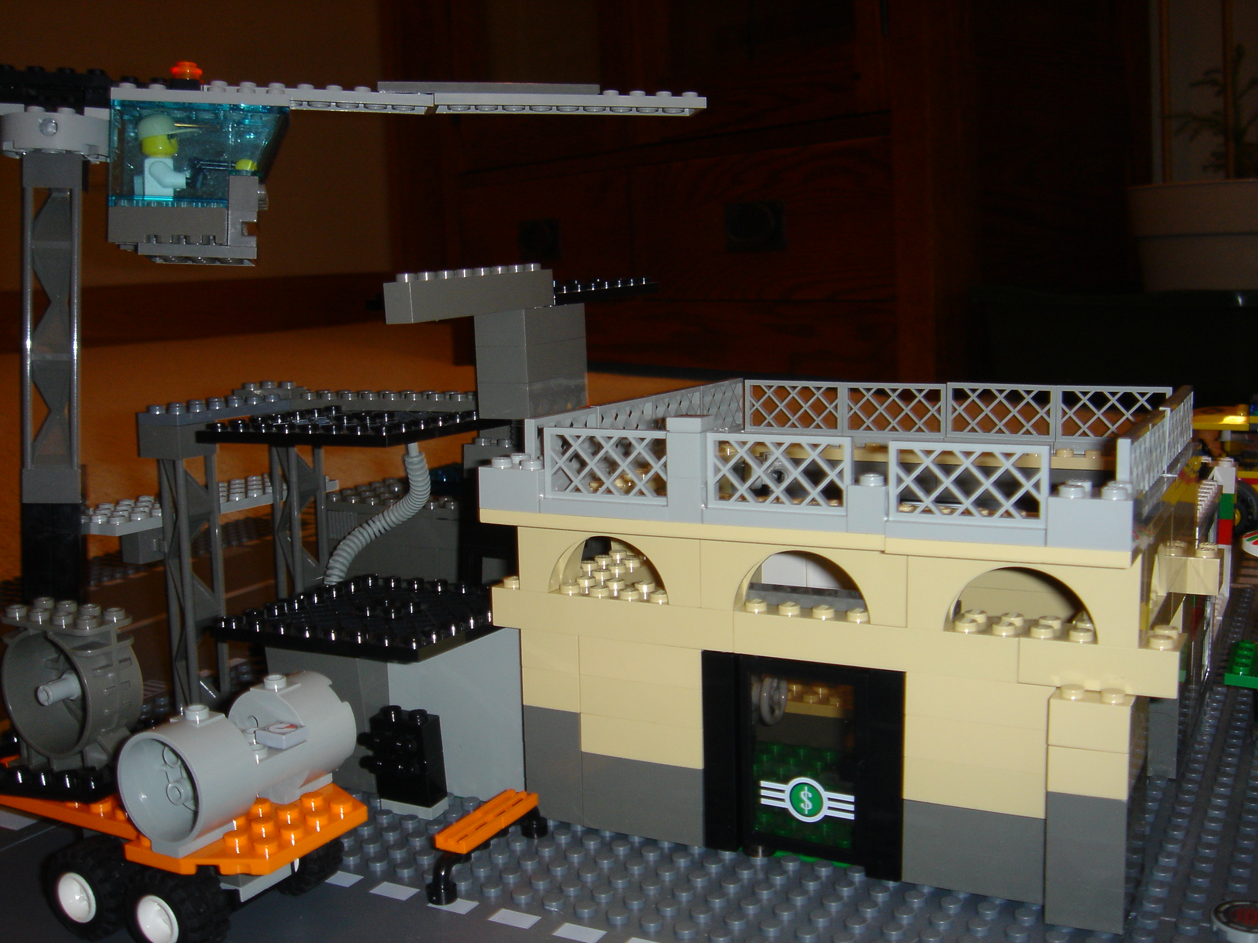 bank_and_construction_site.jpg
