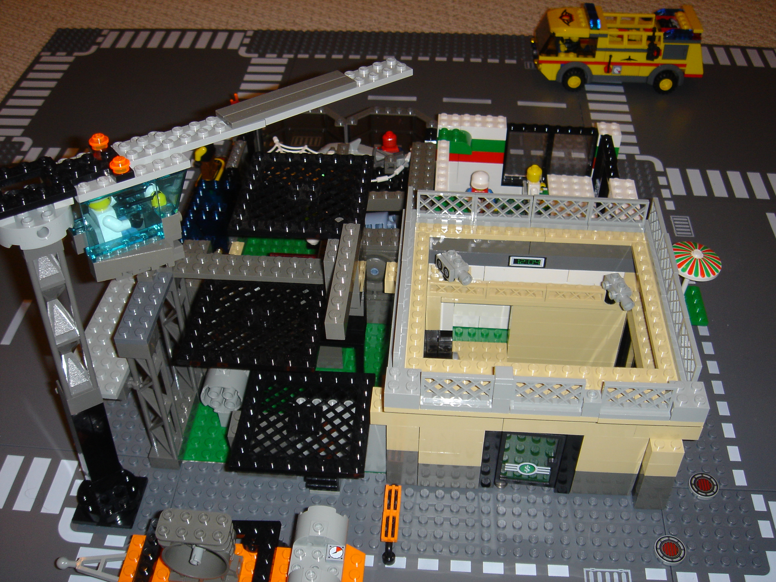bank_and_construction_site_2.jpg