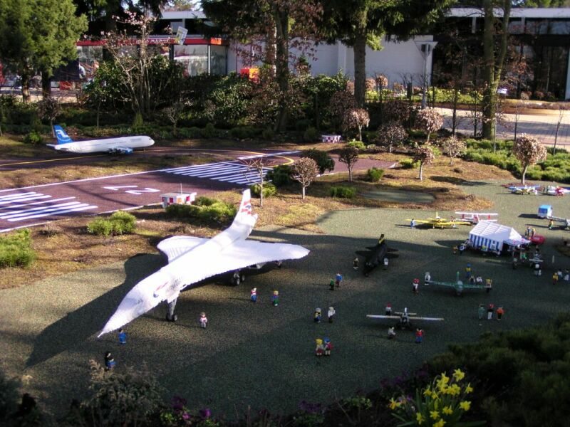 03-legoland-concorde2.jpg